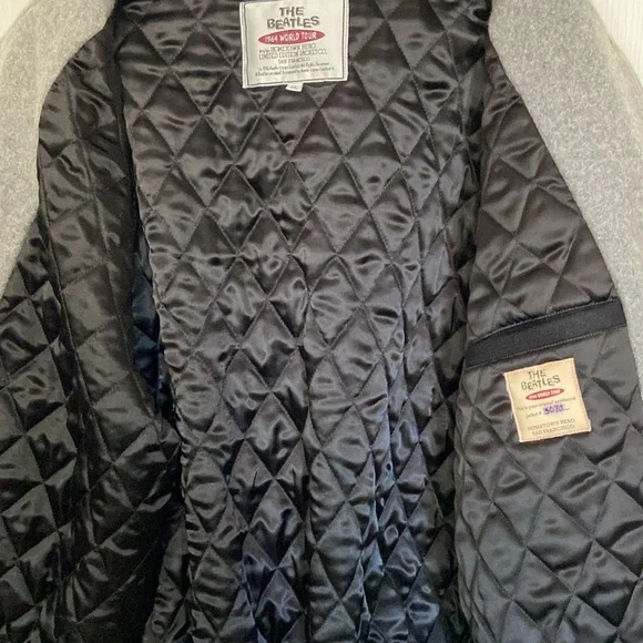 VINTAGE ‘The Beatles 1964 World Tour’ Limited Edition Crew Jacket Size XL RARE - Picture 6 of 15